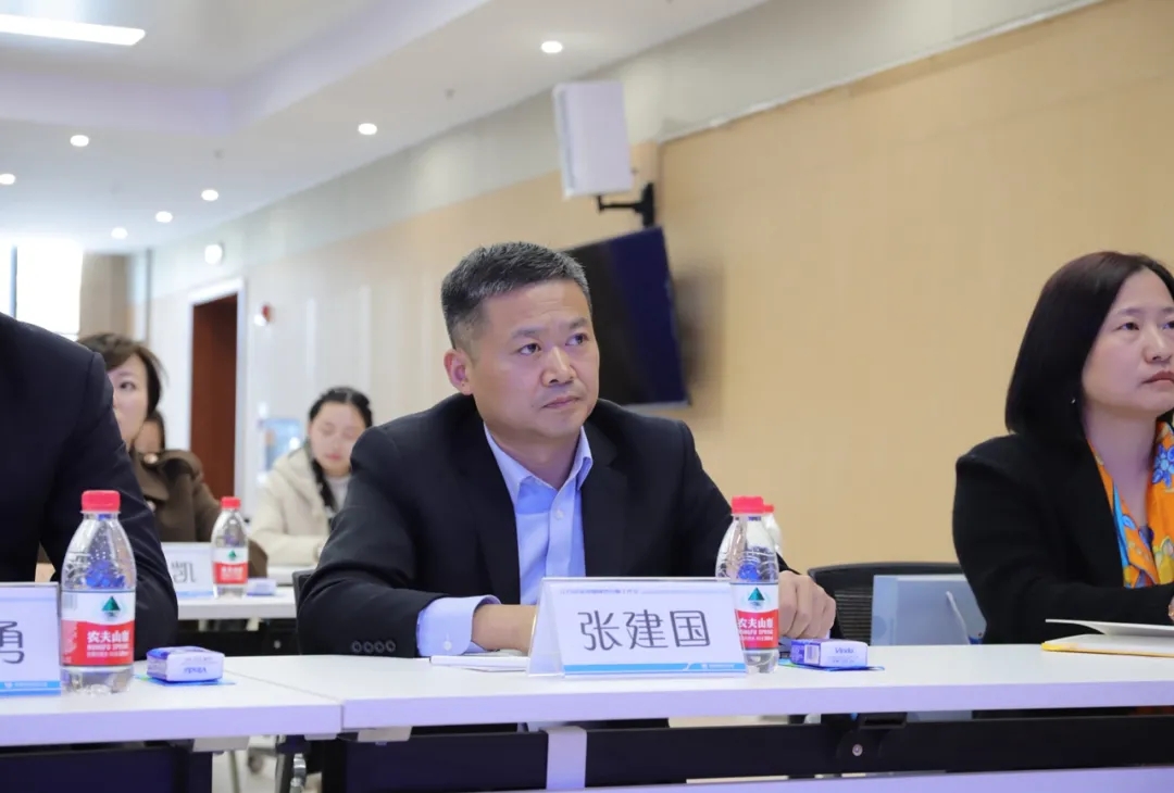 6402.webp.jpg 6402.webp.jpg